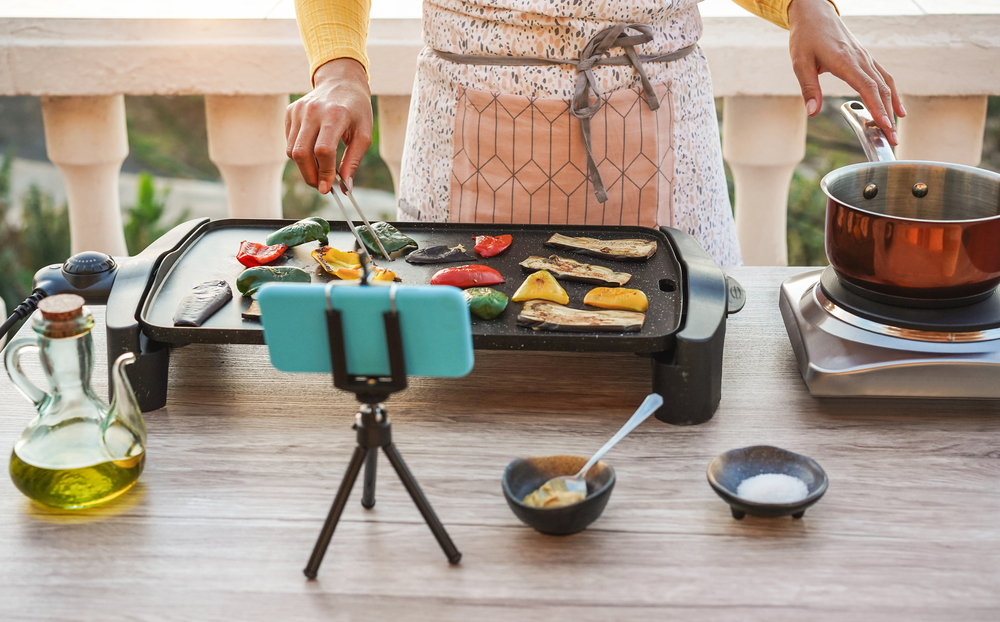 Chefs outdoors, foodie blogger